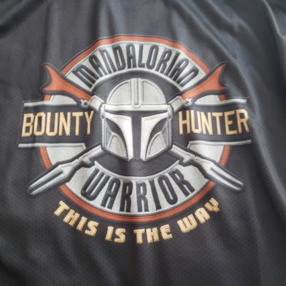 🏒 Star Wars Mandalorian Hockey Jersey 🏒 - Picture 2 of 9